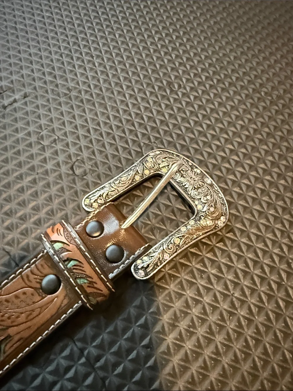 Tooled Brown Leather Western Belt with Decorative Silver Buckle - Picture 3 of 3